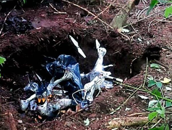 Así quedó uno de los drones cargados con explosivos que se hallaron en Tumaco, luego de su detonación controlada.