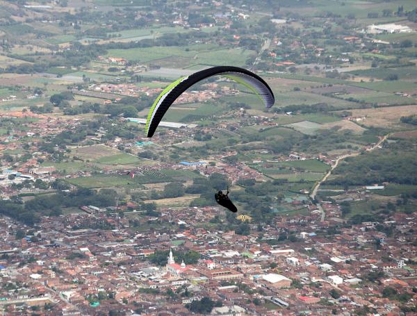 Parapente en Roldanillo, Valle del Cauca.
Fotos Santiago Saldarriaga Quintero / EL TIEMPO