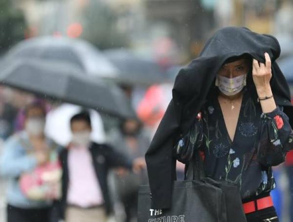 Las lluvias pueden acelerar la llegada del segundo pico respiratorio del año, dicen las autoridades.