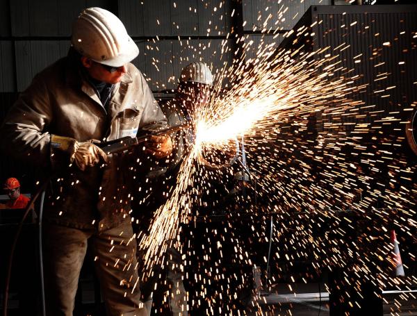  Revelar secretos técnicos o comerciales de la empresa de carácter reservado, también da lugar a este tipo de despido.