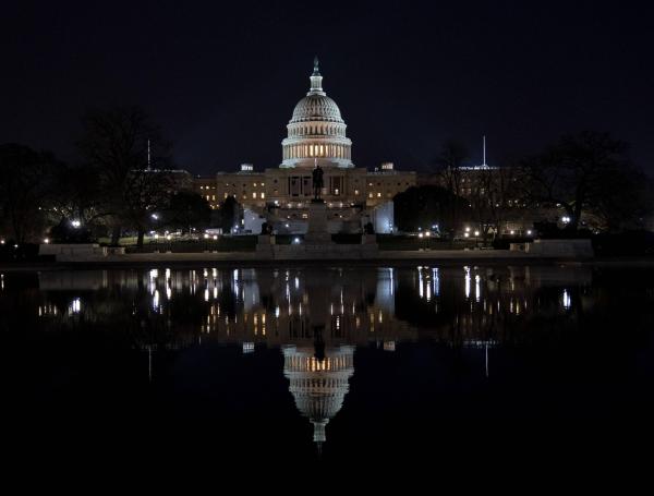 Los republicanos de la Cámara bloquearon los esfuerzos del líder de la mayoría de la Cámara, Steny Hoyers, para avanzar rápidamente una resolución que instaba al vicepresidente Mike Pence a usar la enmienda 25 para destituir al presidente Donald Trump de su cargo