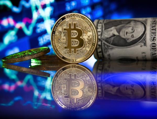 El precio del bitcóin se volvió a disparar el viernes y llevó 
el valor del conjunto de los bitcóins creados desde 2009 a más de 1 billón de dólares.