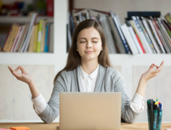 La regla del silencio  permite equilibrar las ideas y las emociones, en lugar de simplemente reaccionar en base a lo que uno siente.