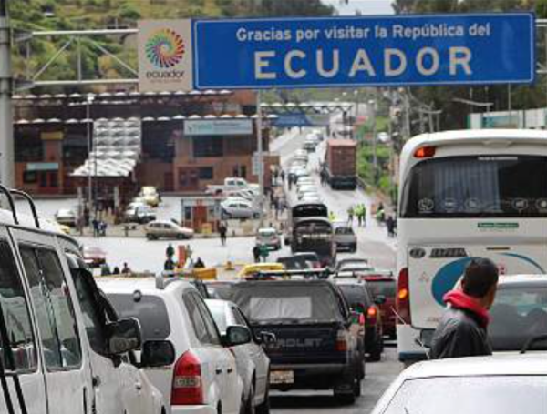 El paso de Rumichaca une a Colombia con Ecuador.