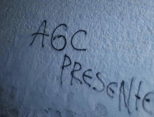 En el departamentos de Antioquia siguen apareciendo paredes pintadas con las siglas de las AGC.