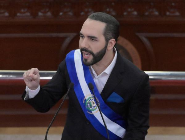Nayib Bukele, Presidente de El Salvador durante una asamblea.