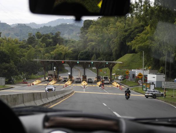 El peaje Circasia está ubicado en la vía entre Armenia y Pereira y su tarifa pasó de 15.300 a 17.300 pesos.