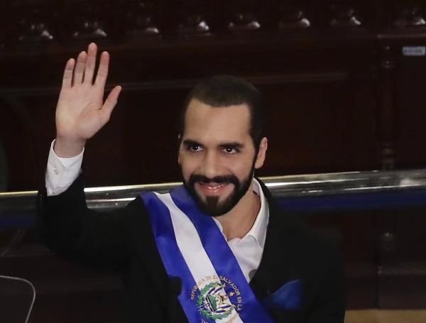 Bukele afirmó que construirá una cárcel para los corruptos.