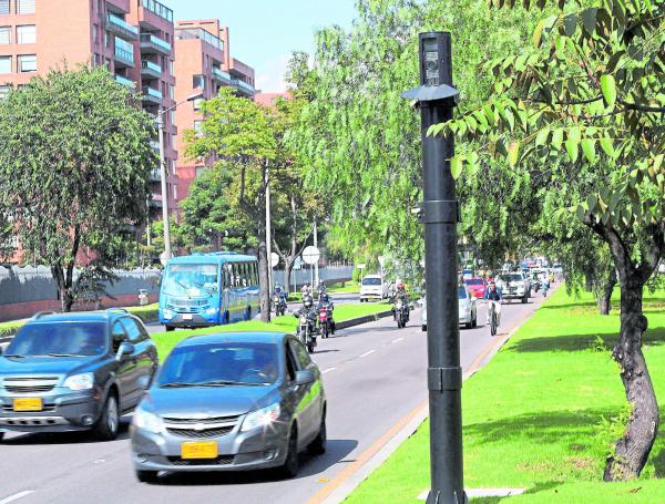 Los sistemas de fotodetección de infracciones tienen varios componentes y deben estar calibrados.
