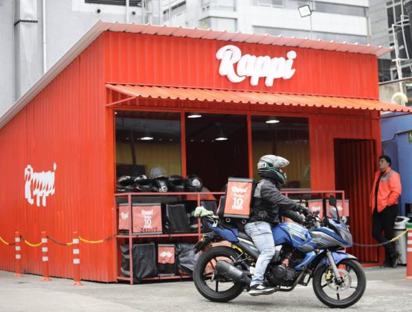 Los 'pitstops' son lugares donde los domiciliarios pueden descansar y comer.