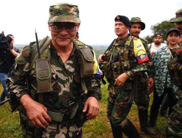 Alias Iván Mordisco durante el encuentro del 'Estado Mayor Central' en Caquetá.