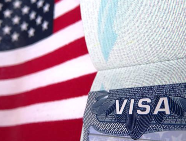 Algunos vuelos requieren pasar por Estados Unidos debido a razones económicas o de la aerolínea.
