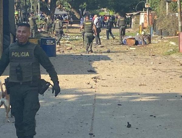 Activan carro bomba en estación de Policía