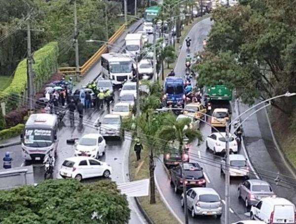 Balacera en avenida Las Palmas de Medellín
