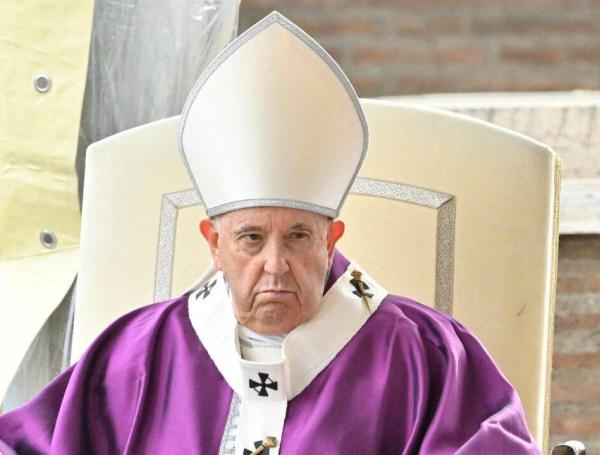 El papa está "un poco resfriado", pero su actividad continúa regularmente.