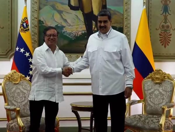 El presidente Gustavo Petro y Nicolás Maduro.