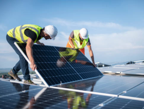 Durante su vida útil, un solo panel solar puede evitar la emisión de toneladas de dióxido de carbono, ayudando a mitigar el cambio climático.