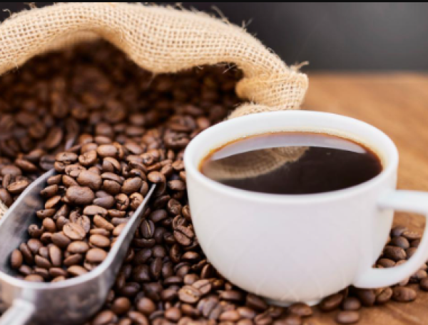 A pesar de lo rápido que se prepara un café instantáneo, las propiedades son diferentes al molido.