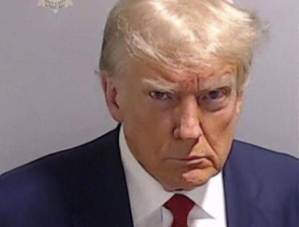 La fotografía policial del expresidente Donald Trump.
