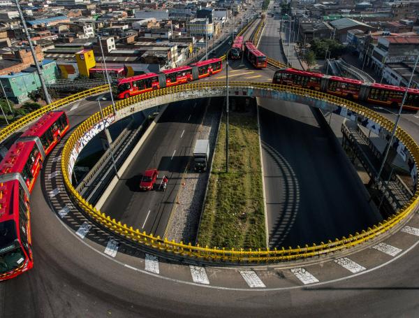 Usuarios del sistemas reciben el nuevo año con alzas en  el pasaje que ahora es  $3.100 en el servicio troncal y $3.100 el zonal.. Bogotá 3 de enero del 2023. FOTO @mauriciomorenofoto /MAURICIO MORENO EL TIEMPO CEET