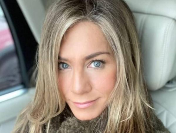 Jennifer Aniston cambió su rutina de ejercicio por una lesión en su espalda.