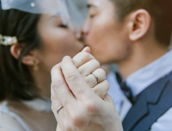 La medida busca promover la reforma de las costumbres matrimoniales.