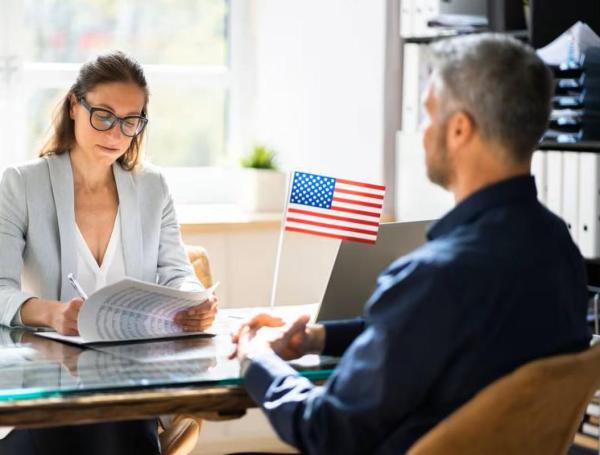 Uscis es la dependencia encargada de los trámites migratorios.