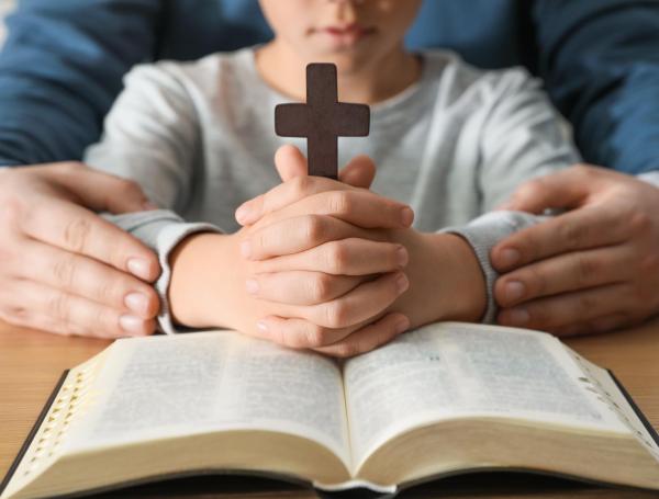 Los niños son un regalo de Dios, según la Biblia.
