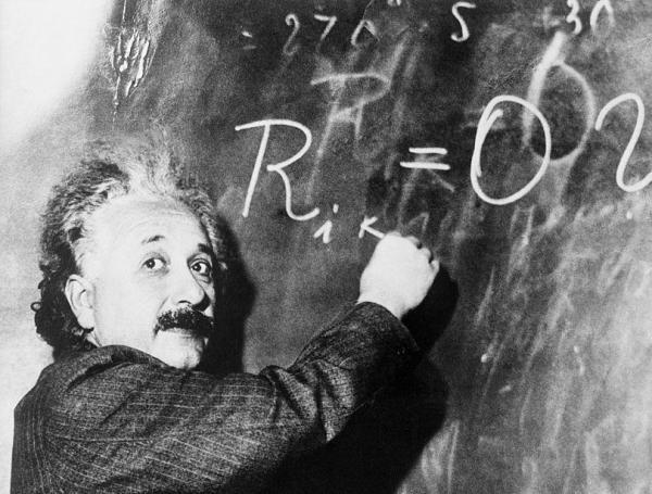 La relación entre la gravedad y el tiempo deriva de las investigaciones de Albert Einstein.