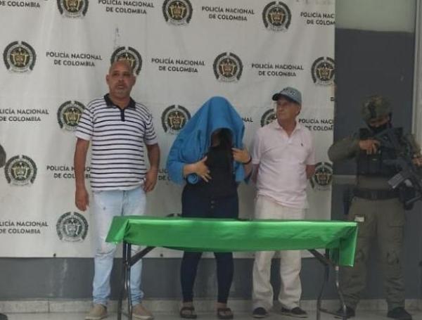 Las tres personas fueron puestas a disposición de las autoridades competentes.