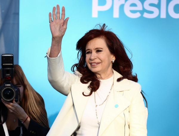 Primera aparación de Cristina Fernandez de Kirchner.