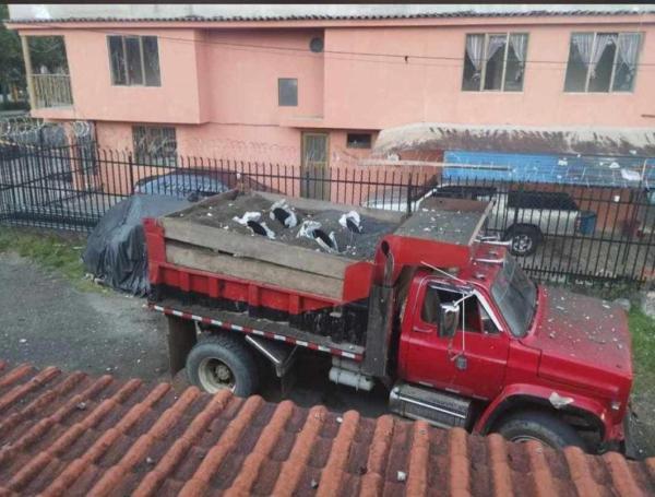 Camión desde donde se habría lanzado el artefacto