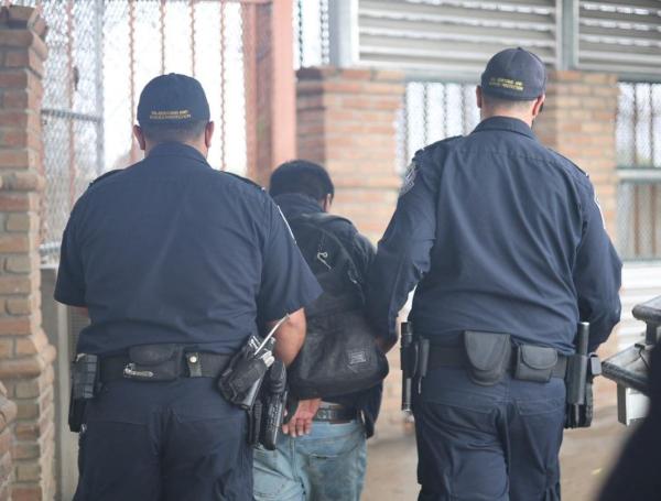 Las autoridades arrestaron al hombre identificado como Juan Manuel Piñón.