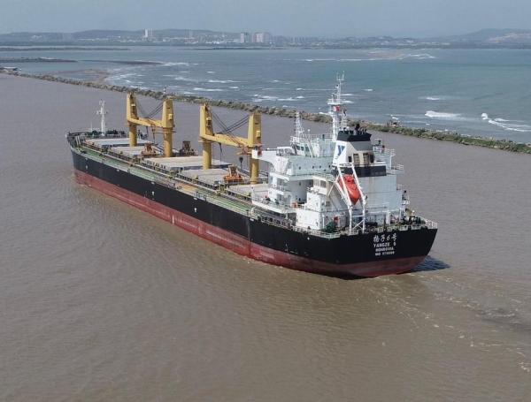 Aspecto general del canal de acceso a la zona portuaria de Barranquilla.