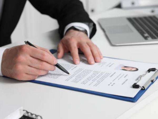 Tener un buen currículum vitae es muy importante para conseguir trabajo