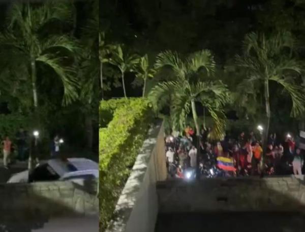 Uniformados se retiraron del lugar tras la llegada de la prensa y motociclistas.