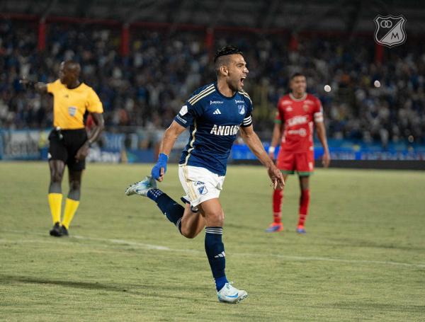 Falcao García celebra su primer gol con Millonarios.