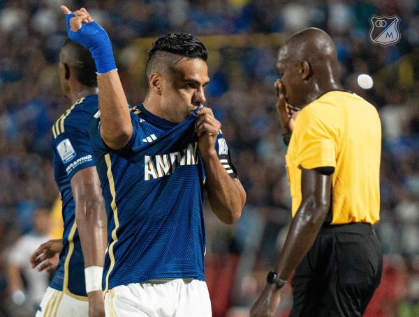 Falcao García celebra con Millonarios.