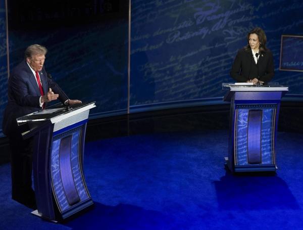 Donald Trump y Kamala Harris en el debate en Filadelfia.