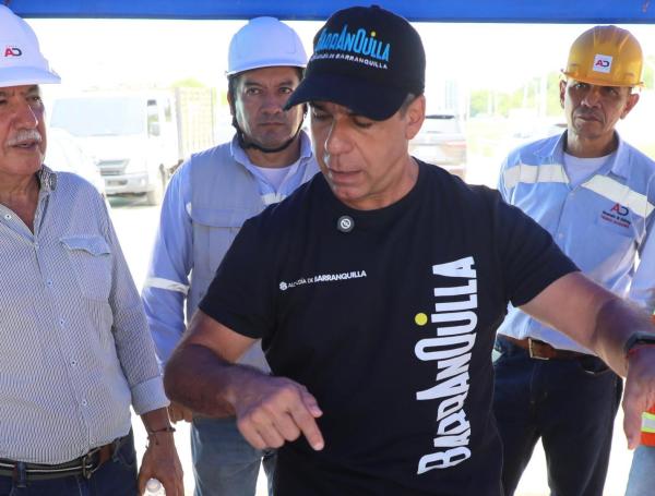 Alejandro Char realizó, este jueves, un recorrido por las obras del intercambiador vial de Alameda del Río.