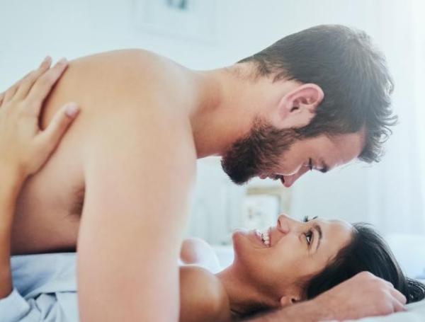 En las primeras etapas suelen tener erecciones involuntarias.
