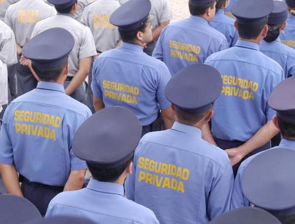 En la denuncia se asegura que varias empresas obtuvieron licencia en 24 horas.