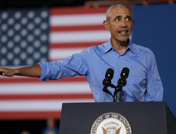Barack Obama en un acto de campaña de la vicepresidenta Kamala Harris.