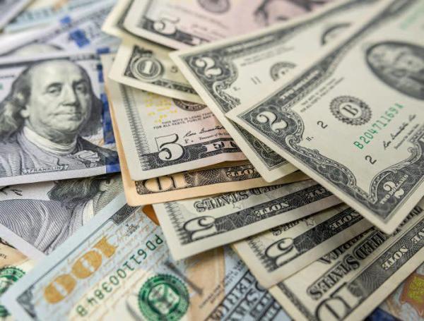 Dolares