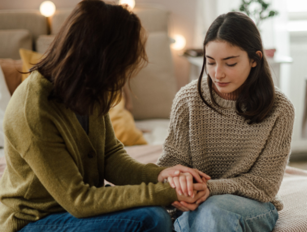 ¿Qué significa que una persona mire hacia abajo durante una