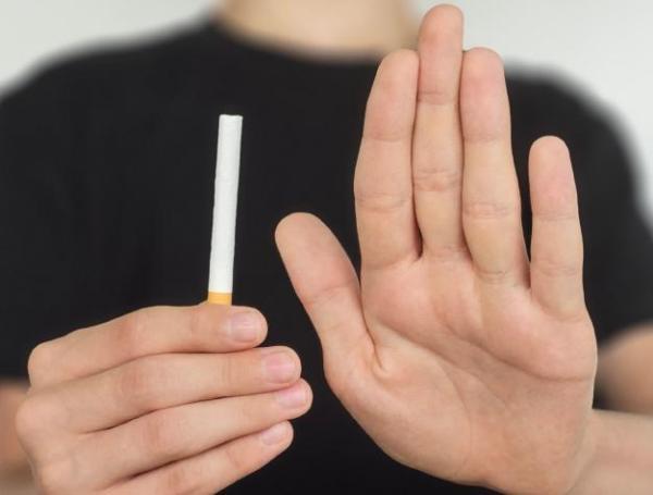 Fumar le puede traer diversas consecuencias para su salud.