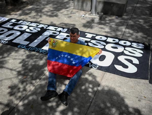 La norma también incluye la inhabilitación política de 60 años.