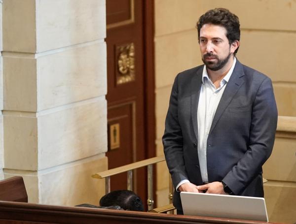 Diego Guevara, designado ministro de Hacienda, en las comisiones económicas.