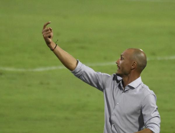 David González