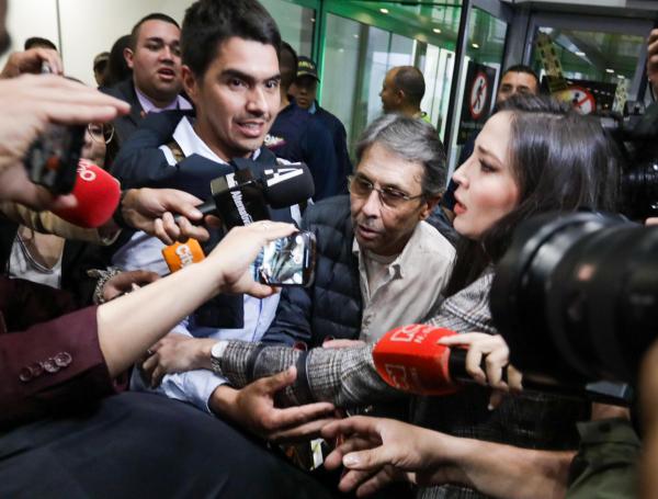 Fabio Ochoa, excapo del Cartel de Medellín, a su llegada a Colombia.